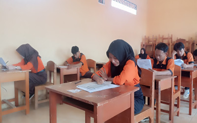 Mengapa Pilih SMK? Ini 5 Keunggulan yang Bikin Kamu Siap Kerja!